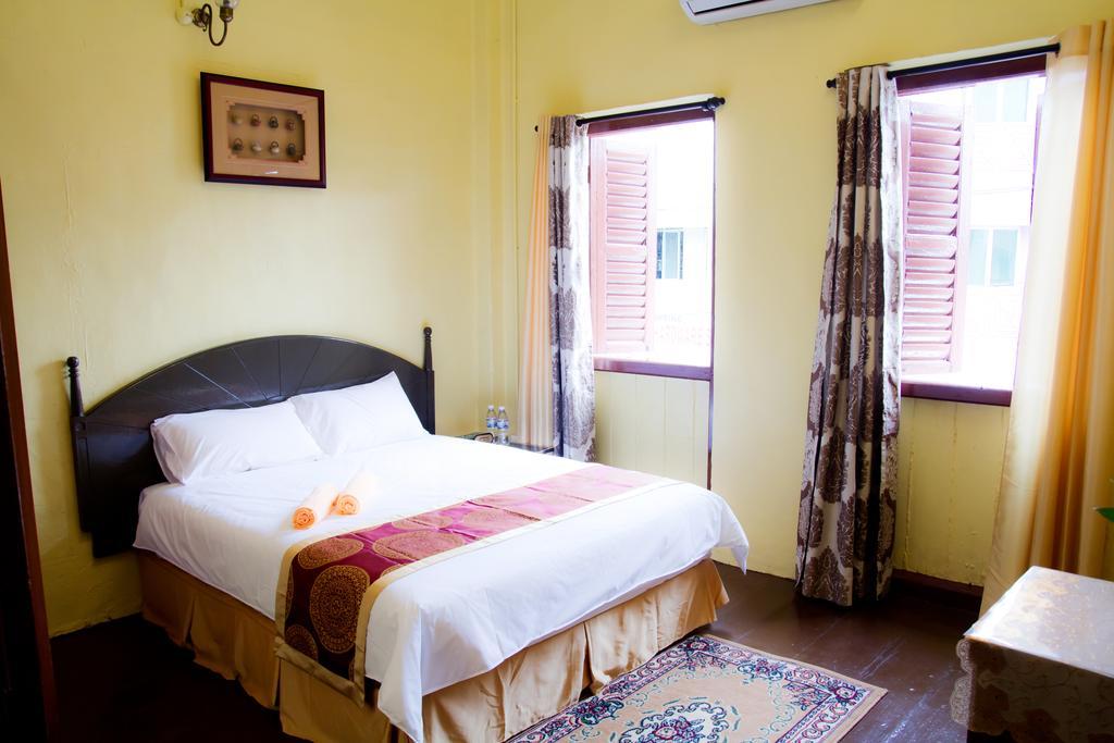 Vintage House George Town