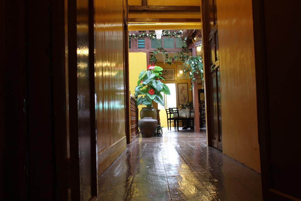 Vintage House George Town