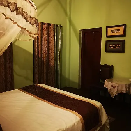 Vintage House Hotel George Town Room photo
